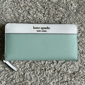 Kate Spade ♠️ Large checkbook wallet *Price Drop*